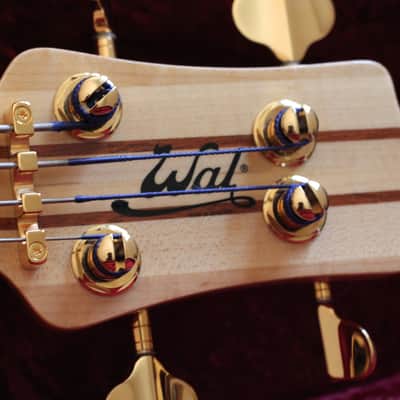 2011 Wal Mk 2 Fretless MINT w/ case image 10