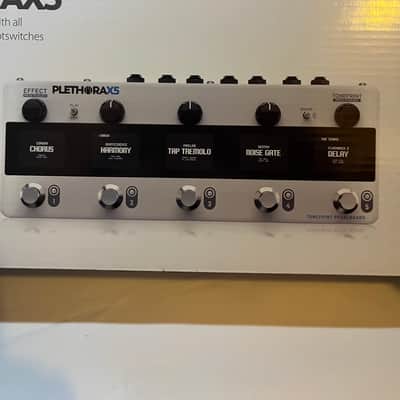 TC Electronic Plethora X5 TonePrint Multi-Effects Pedalboard 2020 - Present - White image 3