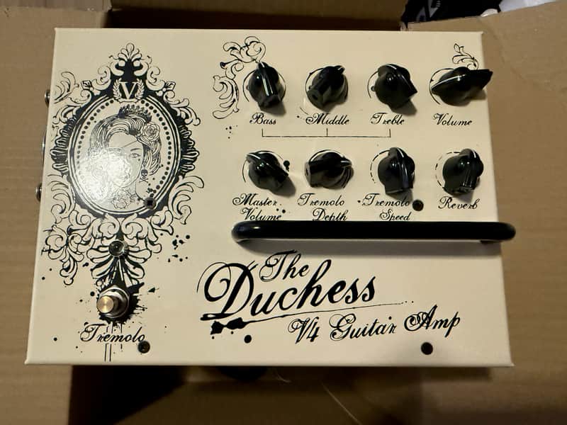 Immagine Victory Amps V4 The Duchess 180-Watt Hybrid Guitar Amp Pedal Cream - 1