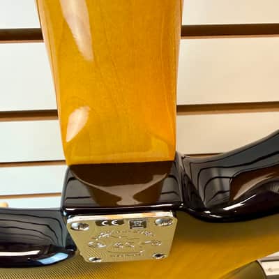 Fender 60th Anniversary ‘58 Reissue Jazzmaster, Burst with Case - Pre Owned image 8