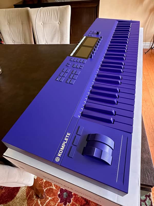 Native Instruments Komplete Kontrol S61 Mk2 Ultraviolet - Limited Native Instruments Komplete Kontrol S61 Mk2 Ultraviolet - Limited