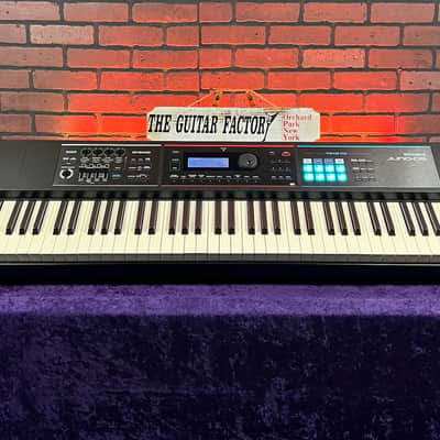 Roland JUNO-DS88 - Gig Ready 88 Key Synthesizer w/ Gator GK-88-SLXL Case