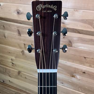 Martin OM-28 Acoustic Guitar - Natural image 3