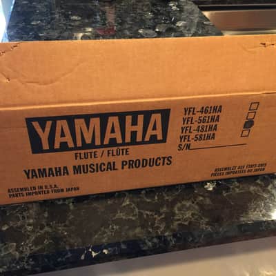 Yamaha YFL-481H solid silver low B flute In original box image 8