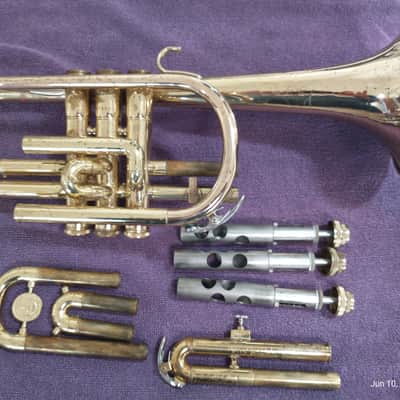 Holton C602RC cornet - laquered brass with rose brass leadpipe image 2