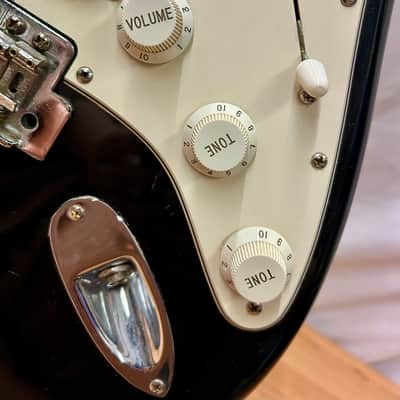 Fender Standard Stratocaster MIM Glossy Black 1995 image 3