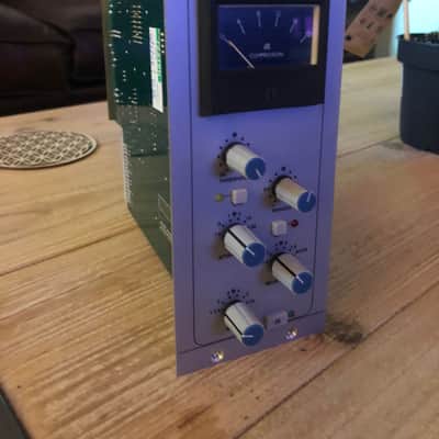 Solid State Logic XR626 X-Rack Stereo Bus Compressor in Mynx Rack 2010s - Silver image 3