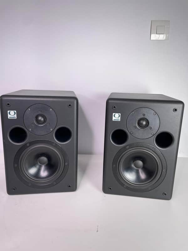 Quested S7R Monitors self-powered 6.5" 2-way black image 1