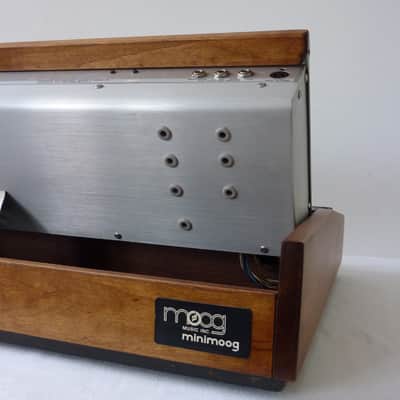 Moog Minimoog Model D 1975 - Serviced - Superb image 16