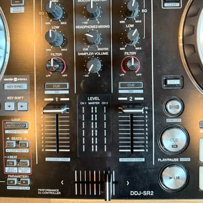 Pioneer DDJ-SR2 Portable 2-channel Controller for Serato DJ 2010s Black image 4