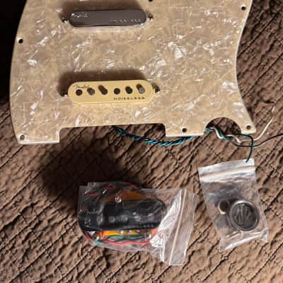 Fender Telecaster Ultra loaded Pickguard - Noiseless Pickups image 2