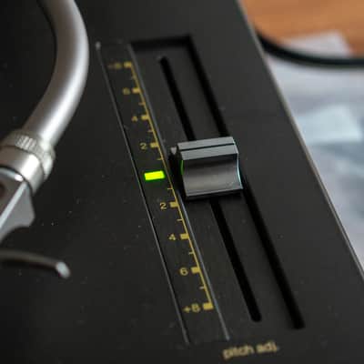 Technics SL-1200MK4 Black Direct Drive Turntable in Excellent condition image 5