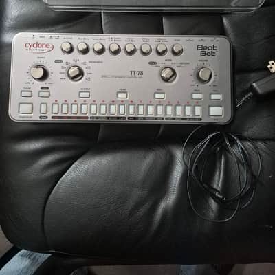 Cyclone Analogic TT-78 Beat Bot 2016 - Aztec Silver image 1