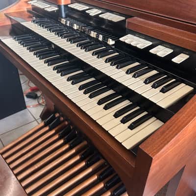 Hammond Organ, with Premium Internal Speakers & Bench image 2