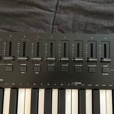 M-Audio Oxygen Pro 49 MIDI Keyboard Controller 2020 - Present - Black image 7