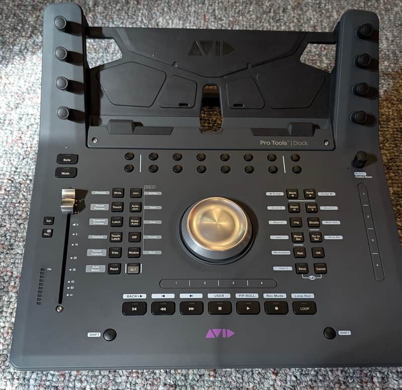 Avid Dock image 1