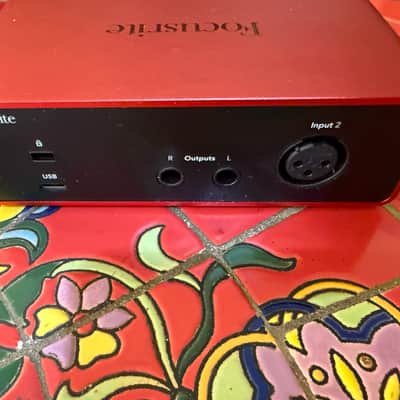 Focusrite Scarlett Solo 4th Gen USB Audio Interface 2023 - Present - Red image 4