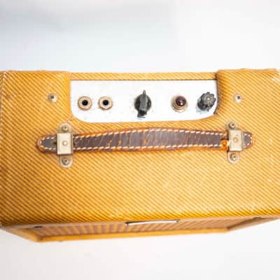 Fender Champ 5F1 Narrow Panel 5-Watt 1x6" Guitar Combo 1956 - 1958 - Tweed image 2