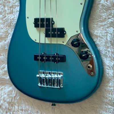 2024 Fender Offset Series limited edition Mustang Bass PJ with Pau Ferro Fretboard electric bass guitar image 3