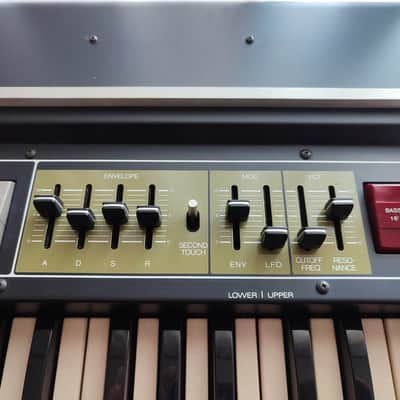 Roland RS-505  Paraphonic Synthesizer (Serviced /  Hard Case) Excellent Condition! image 4