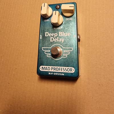 Mad Professor Deep Blue Delay PCB 2013 - Blue image 1
