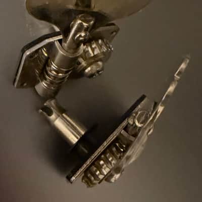Rickenbacker 4001 & 4003 bass tuning heads [1L &1R] 1970s - Chrome image 5