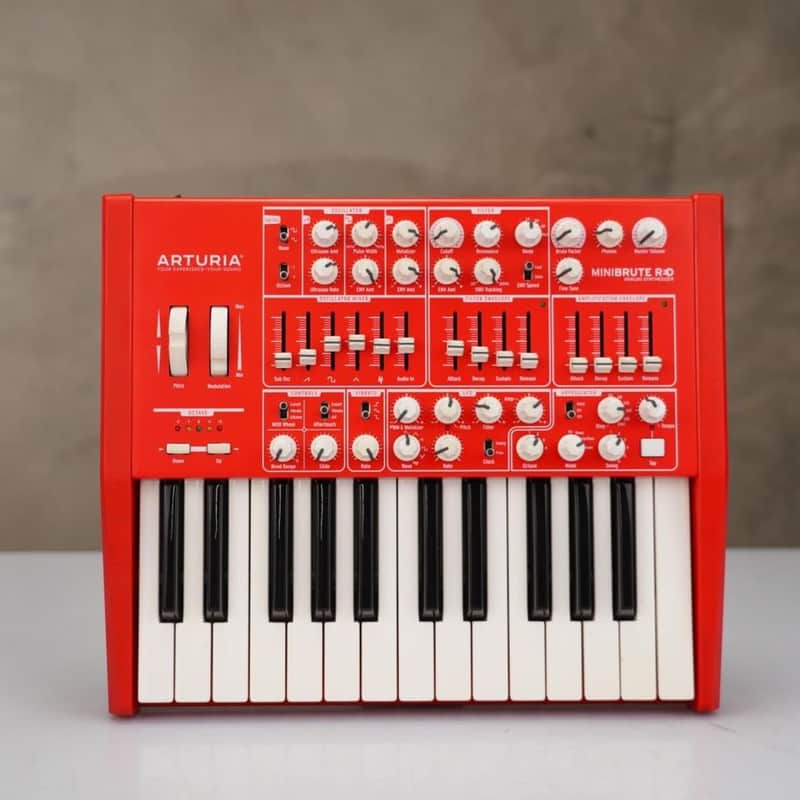 Arturia MiniBrute アナログシンセサイザー Amazon.com: Arturia MiniBrute 2 Semi-Modular Analog Synthesizer