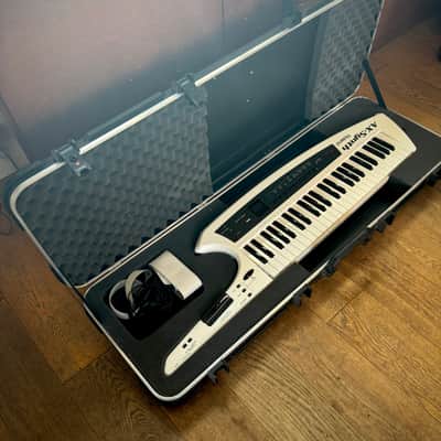 Roland AX-Synth 49-Key Shoulder Synthesizer 2009 - 2012 - White image 9