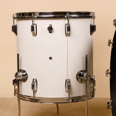 1970s Rogers "New England White" Drum Set 14x22 9x13 16x16 image 7