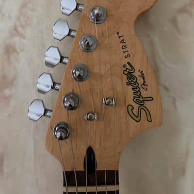 Squier Affinity Series Stratocaster HSS - Metallic Red image 11