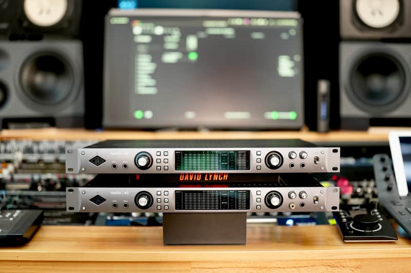 Universal Audio Apollo x8 Thunderbolt 3 Audio Interface Gray image 1