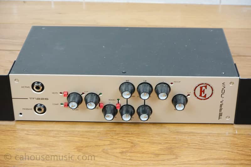 Eden TN226-U Terra Nova Series 225W Lightweight Bass Head with Semi-Parametric EQ image 1