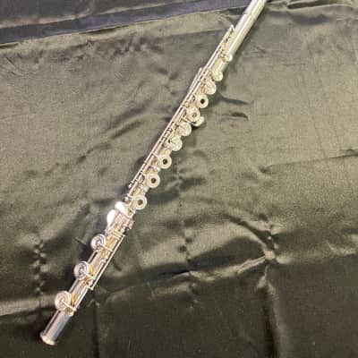 Yamaha Japan YFL-581 open-hole Flute - B foot image 1
