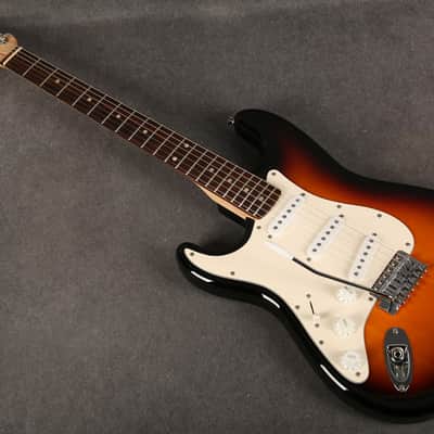 Squier Affinity Stratocaster - Left Handed - 3 Tone Sunburst - 2nd Hand image 10