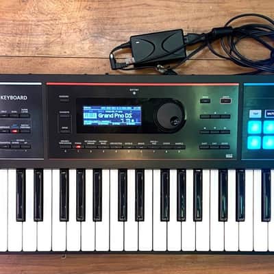 Roland Juno-DS61 Synthesizer 2018 - Present - Black