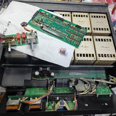 Accuphase C-280 - Gold image 9