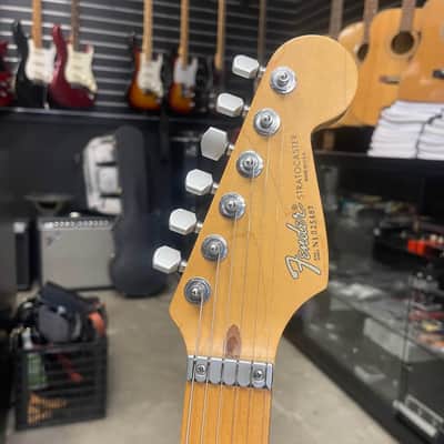Fender Strat Plus Deluxe with Maple Fretboard 1991 - Sunburst image 4