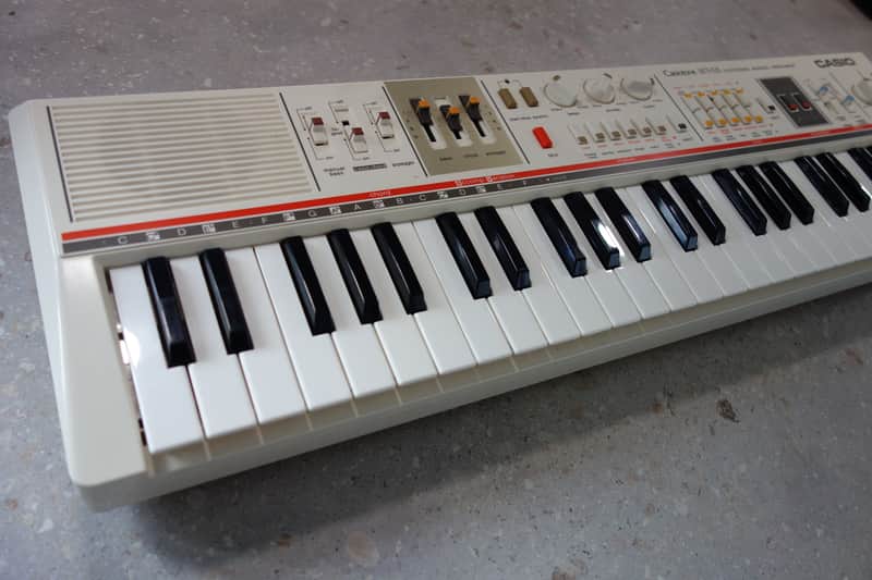 Casio MT-65 Casiotone 49-Key Synthesizer 1980s - White image 1