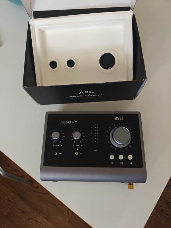 Audient iD14 MKII USB-C Audio Interface 2021 - Black image 1