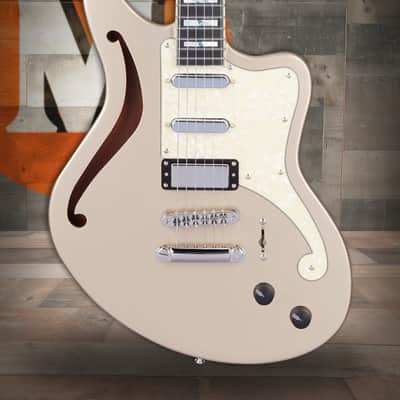 D'Angelico Deluxe Bedford SH - Desert Gold (DADBEDSHDSGNS) image 1