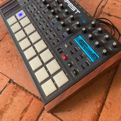 DSI Dave Smith Instruments Tempest 6-Voice Drum Machine 2011 - 2018 - Black with Wood Sides image 2