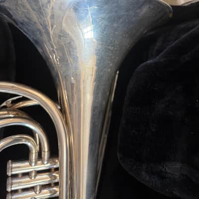 King 1122 Marching French Horn with case. USA image 2