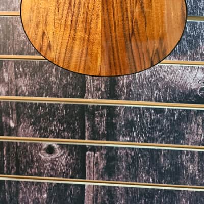 *B-STOCK* KALA KA-CT-SA-BG - Contour All Solid Gloss Acacia Baritone Ukulele, with Bag image 4