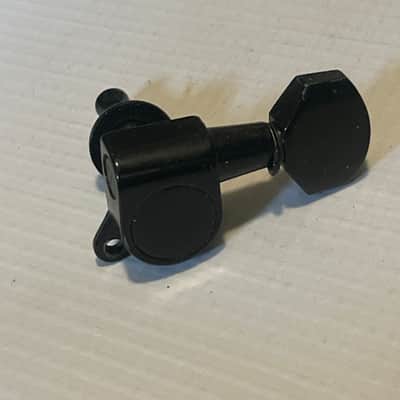 2010's Kramer Pacer Series GOTOH Style 6 In Line RH Tuners Tuning Pegs image 6