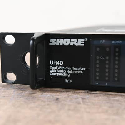 Shure UR4D Wireless Receiver w/ two UR1 Bodypack Transmitters - H4 Band CG0077F image 6
