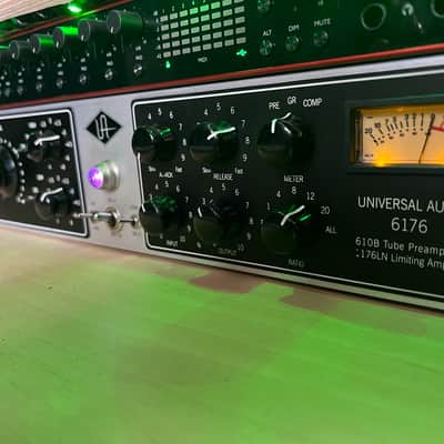 Universal Audio 6176 Channel Strip 2003 - Present - Silver image 4