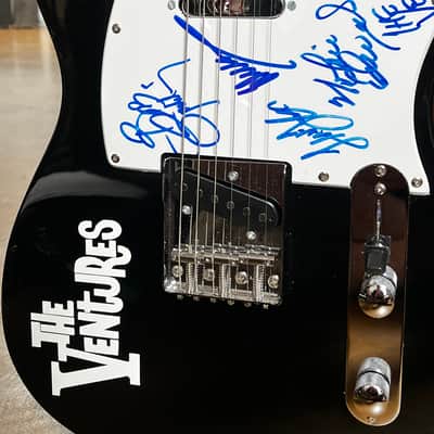 “THE VENTURES” Signed Electric Guitar w/ Proof Photos & G&G Hard Case image 4