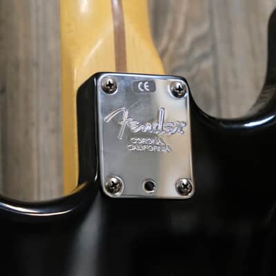 Fender American Series Stratocaster with Maple Fretboard 2000 - 2007 - Black image 8