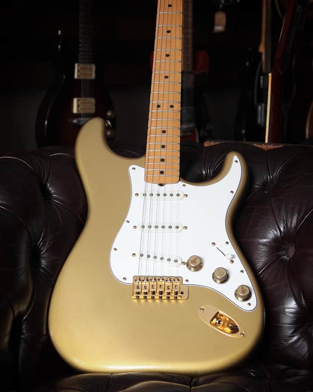 Fender Stratocaster Collectors Edition 1982 - GOLD | Reverb