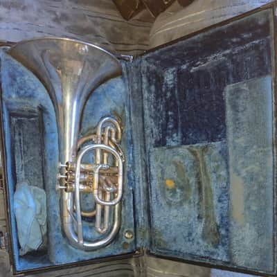 YAMAHA YMP-202M marching mellophone, VGood playing condition image 3
